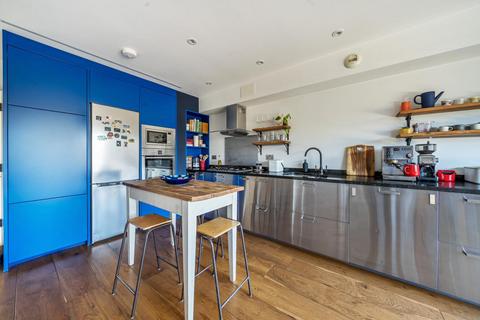 28 Glenmere Row, London, SE12 8RH