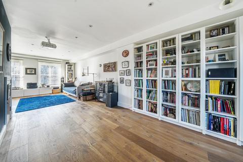 28 Glenmere Row, London, SE12 8RH