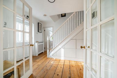 2, Brewster Cottages Courthill Road, London, SE13 6DW