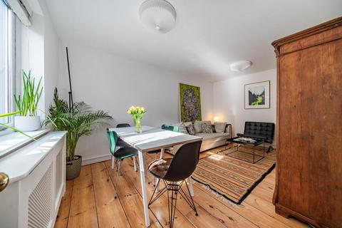 2, Brewster Cottages Courthill Road, London, SE13 6DW