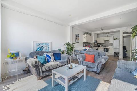 3 bedroom flat for sale, Queens Road, Peckham, London, SE15