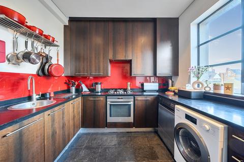 3 bedroom flat for sale, Sternhall Lane, Peckham, London, SE15