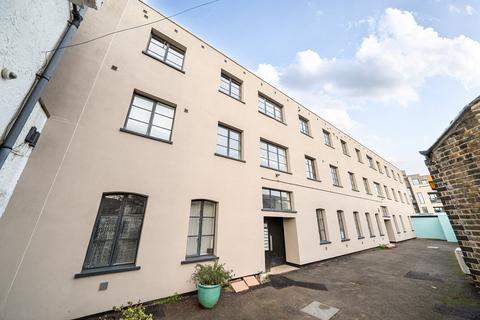 Sternhall Lane, Peckham, London, SE15