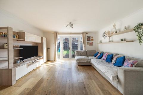 10 Sandlings Close, London, SE15 3SY