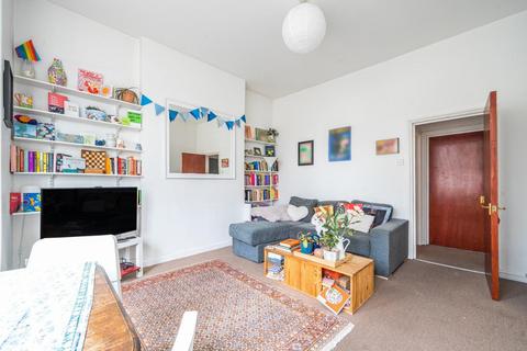 3 bedroom flat for sale, Jerningham Road, New Cross, London, SE14
