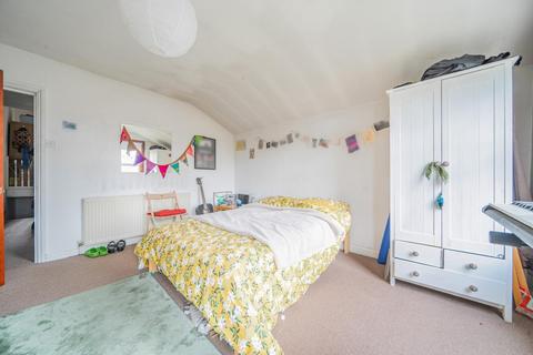 3 bedroom flat for sale, Jerningham Road, New Cross, London, SE14