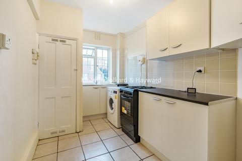 3 bedroom flat to rent, Winchfield Road, London, SE26