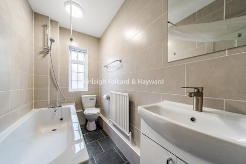 3 bedroom flat to rent, Winchfield Road, London, SE26