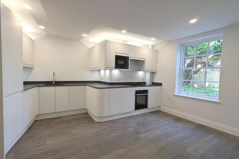 2 bedroom apartment for sale, AVAILABLE NOW - GROUND FLOOR APARTMENT - Law House, Tonbridge, Kent, TN9 1FL