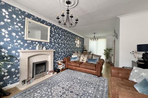 3 bedroom semi-detached house for sale, Oundle Road, Kingstanding, Birmingham, B44 8EP