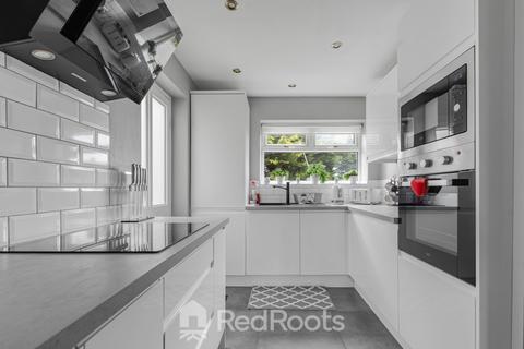 13 Langdale Drive, Doncaster, DN5 9JG