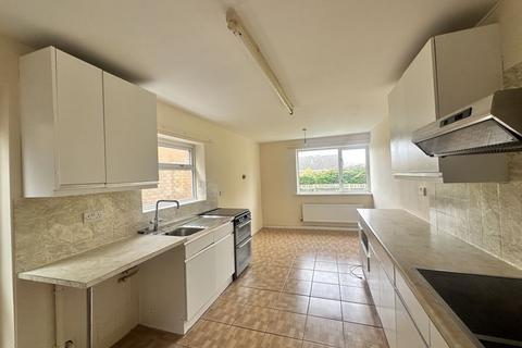 4 bedroom bungalow to rent, 11 Belvoir Close, Lincoln