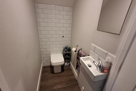 3 bedroom semi-detached house to rent, Luton LU4