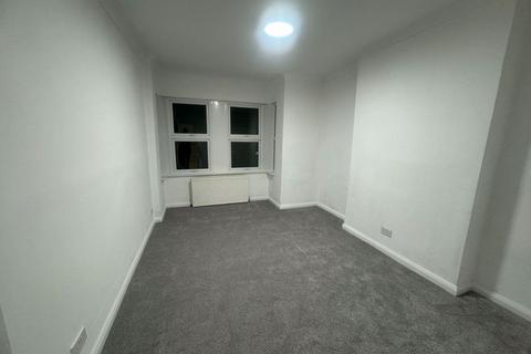 2 bedroom maisonette for sale, Newly refurbished flat for sale in Harrow View, Harrow.