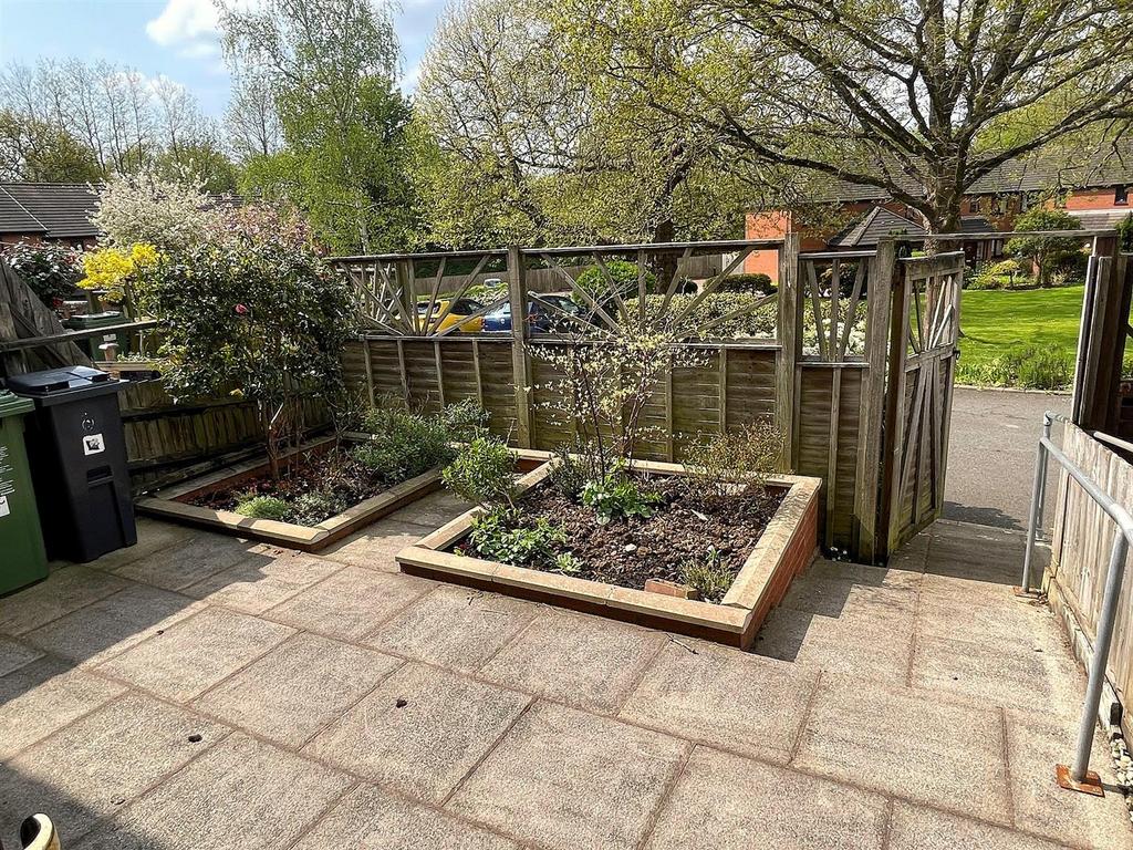 Rear Patio Garden