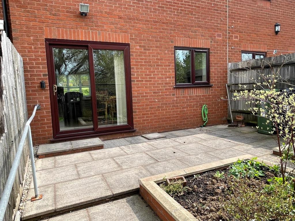 Rear Patio Garden