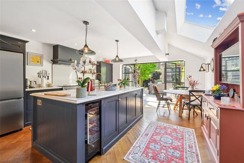 39 Arminger Road, London, W12 7BA