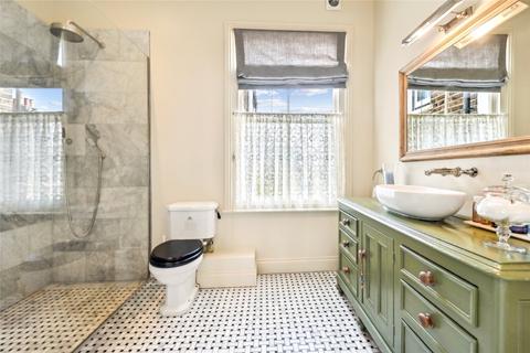 39 Arminger Road, London, W12 7BA