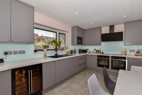 11 Greenhill, Staplehurst, Tonbridge, TN12 0SU