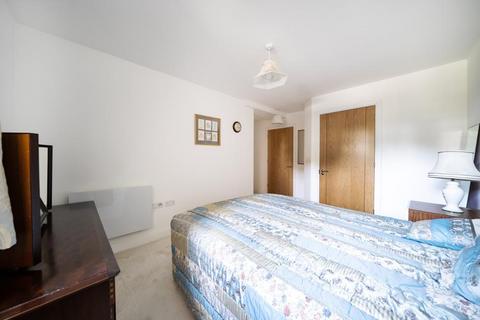 2 bedroom flat for sale, Addington Road, Sanderstead, CR2 8AX