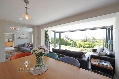 undefined, Hilderstone, Stone ST15