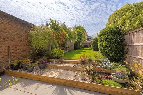 5 Melvin Road, London, SE20 8EU