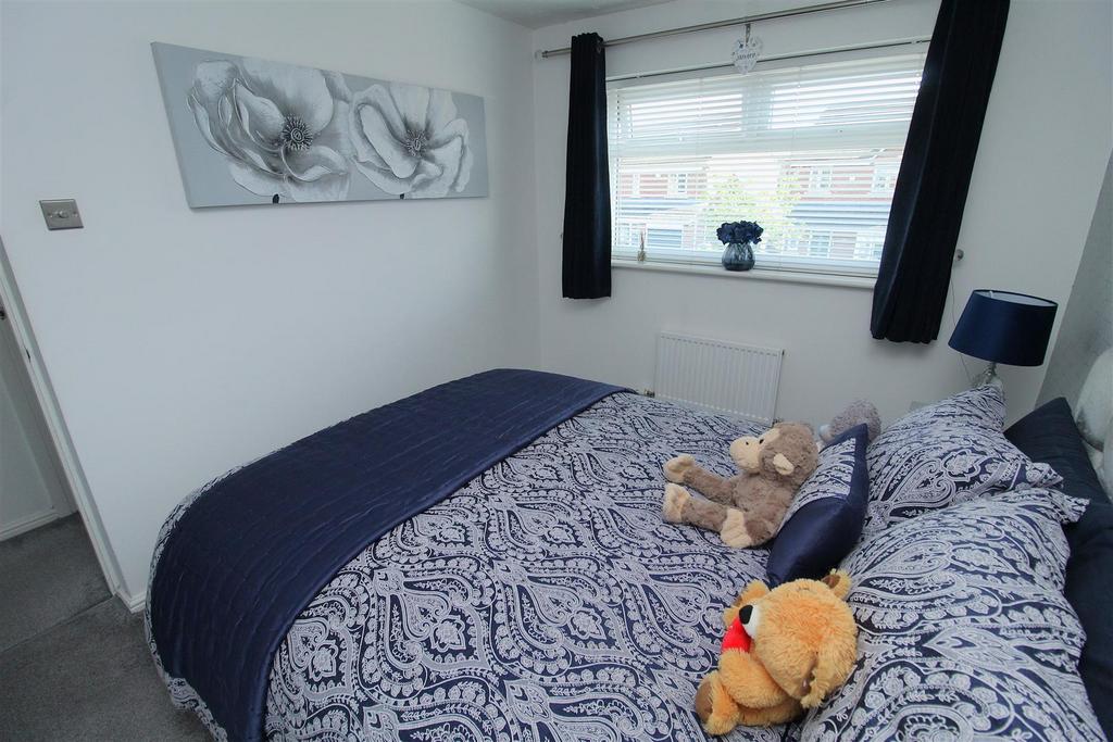 Bed1a.JPG