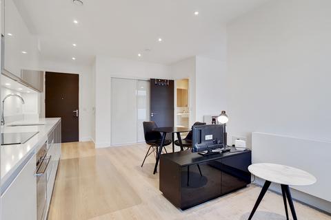 Studio to rent, Valencia Close, London, E14