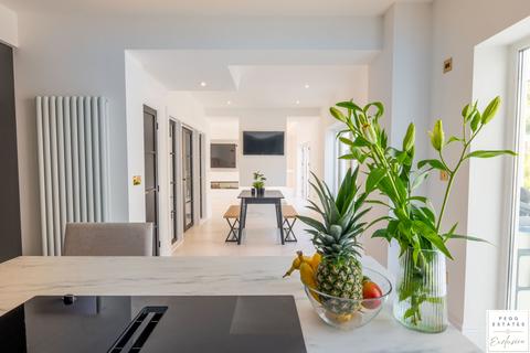 4 bedroom detached house for sale, Ashburton Road, Newton Abbot