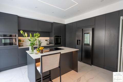 4 bedroom detached house for sale, Ashburton Road, Newton Abbot