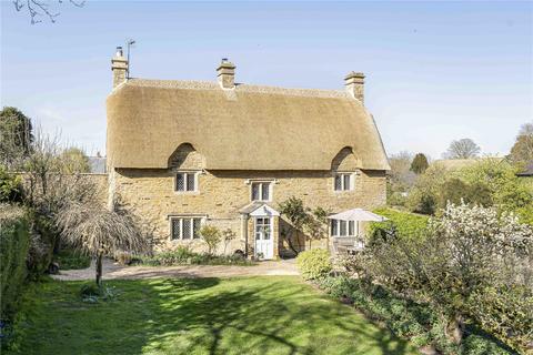 4 bedroom detached house for sale, Main Street, Charlton, Banbury, Northamptonshire, OX17