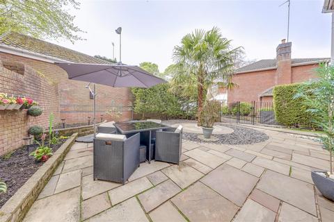 4 bedroom detached house for sale, Oulder Hill Drive, Bamford, Rochdale