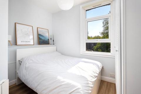 1 bedroom flat for sale, Lewisham Way, New Cross, London, SE14
