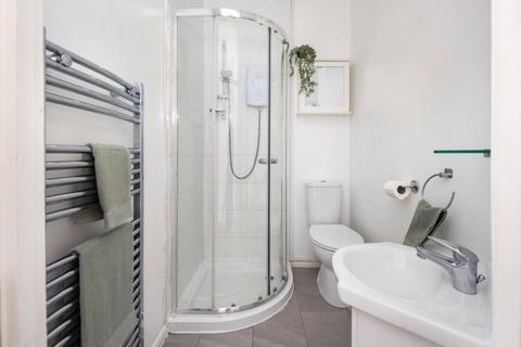 1 bedroom flat for sale, Lewisham Way, New Cross, London, SE14