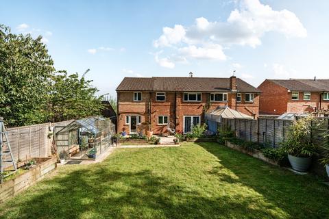 17 Croft Way, Woodcote, Reading, RG8 0RS