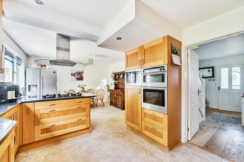 17 Croft Way, Woodcote, Reading, RG8 0RS