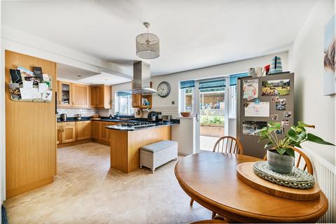 17 Croft Way, Woodcote, Reading, RG8 0RS