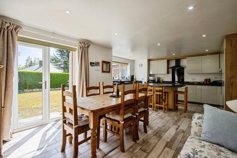 4 bedroom detached house for sale, Tong Moor Side, Bradford BD11