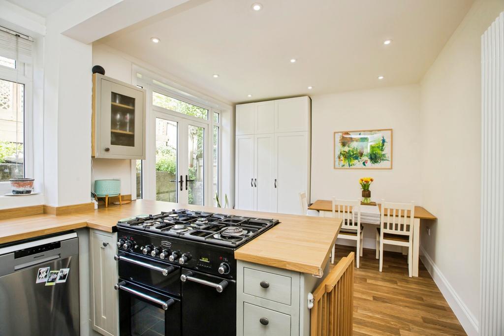 Kitchen/Dining