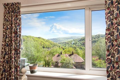 21 Hill Crest, Hebden Bridge, HX7 6BQ