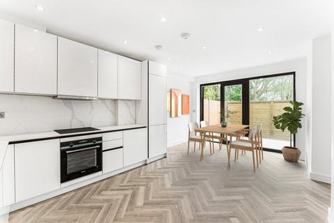 4 bedroom terraced house for sale, Quarter Four, Larkshall Road, London, E4