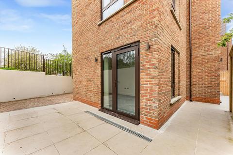 4 bedroom terraced house for sale, Quarter Four, Larkshall Road, London, E4