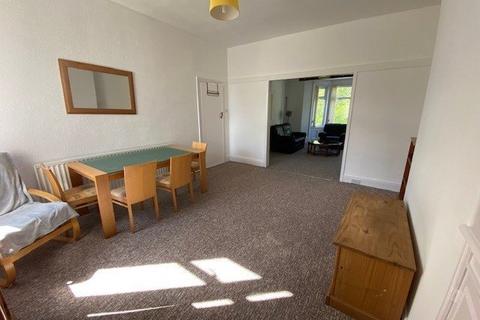 2 bedroom apartment to rent, Chesterwood Terrace, Gateshead NE10