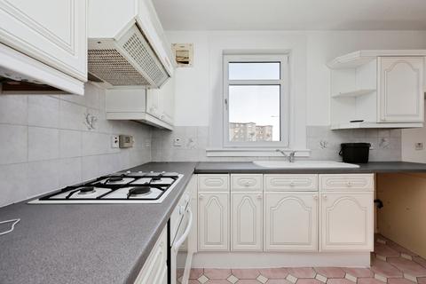 2 bedroom flat for sale, Macindoe Crescent KY1