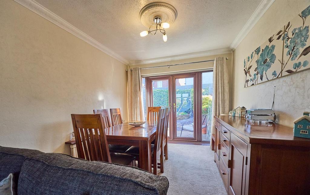 Lounge/dining room