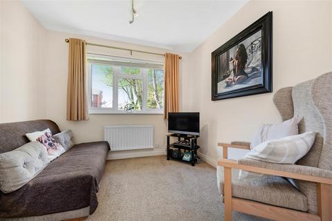 undefined, Firs Avenue, Windsor