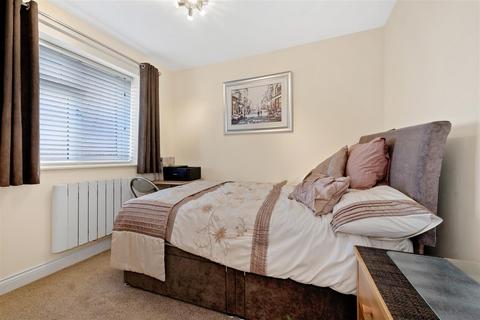 undefined, Firs Avenue, Windsor
