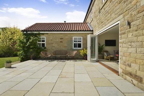 Field Beck House Harewood Road, Collingham, Wetherby, LS22 5BY