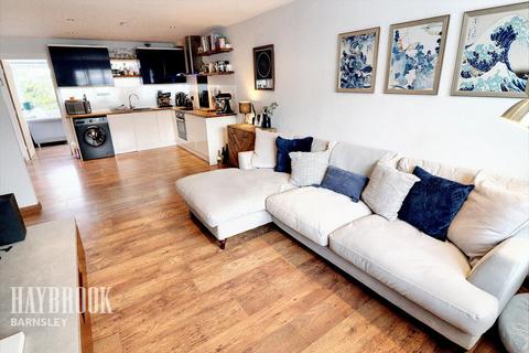3 bedroom semi-detached house for sale, Middle Close, Darton
