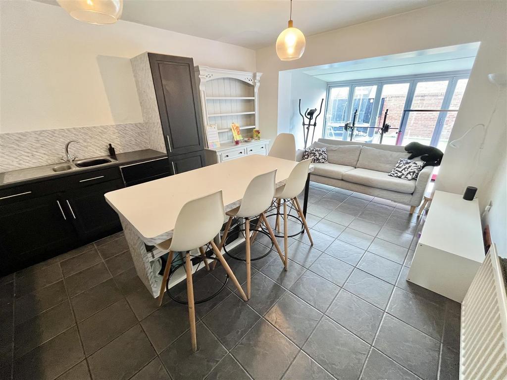 Dining Kitchen 4